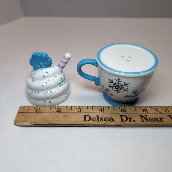 Temp-tations Seasonal Snowflakes 2 Piece Stacking Salt Pepper Shakers White Mug - Picture 8 of 8
